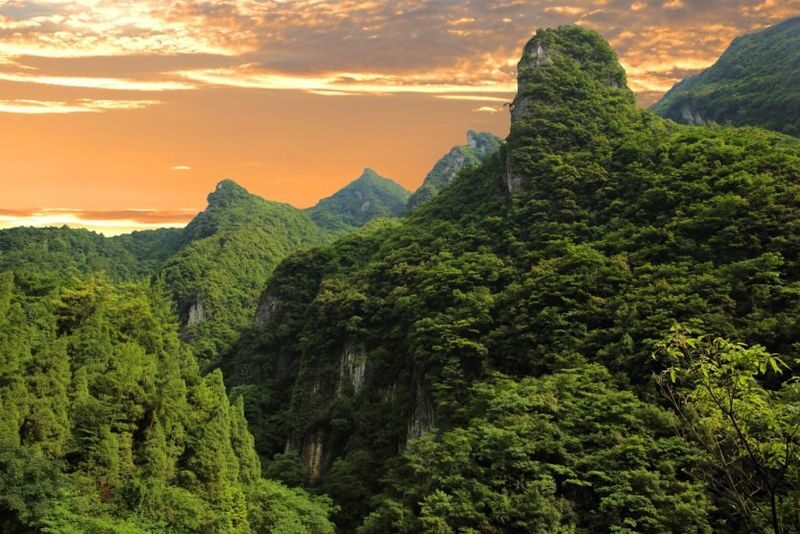 Chongqing 816 Nuclear Plant & Wuling Mountain Grand Canyon Full-Day Small Group Tour - The small-group format and the ride