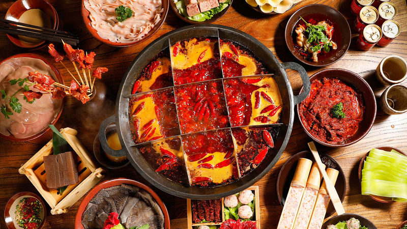 Chongqing Chi You Jiuli City and Wujiang Gallery Private Day Tour - Lunch and the rhythm of the day