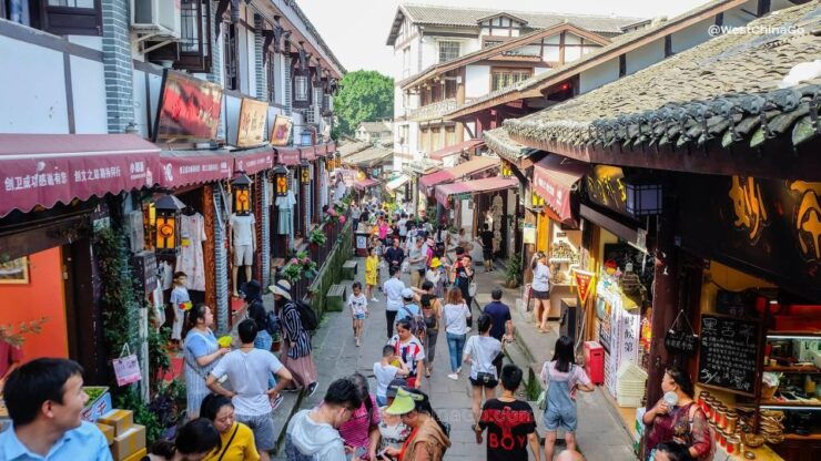 Chongqing: City Highlights Guided Private Tour With Lunch - Tour Location and Provider