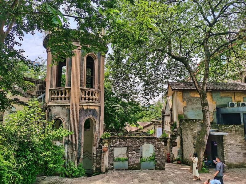 Chongqing: City Walk, Metro Train, Hidden Lanes, Hongya Cave - Exploring Chongqing: The Details