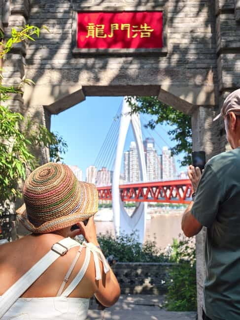 Chongqing: Historical Blocks, Temple, and Mountain Tour - Practical Details and Experience