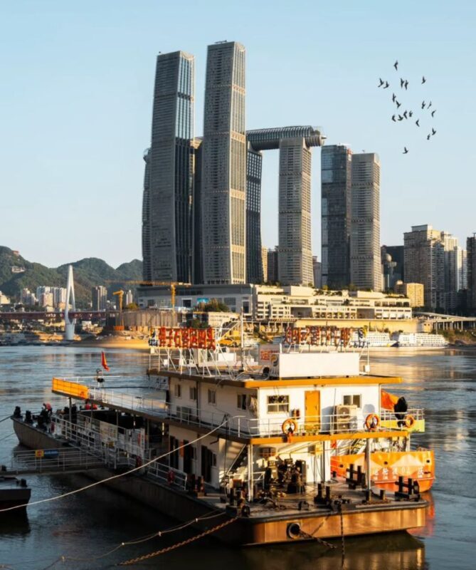 Chongqing Hongyadong & Danzishi Ferry Sightseeing - A river crossing with a job to do