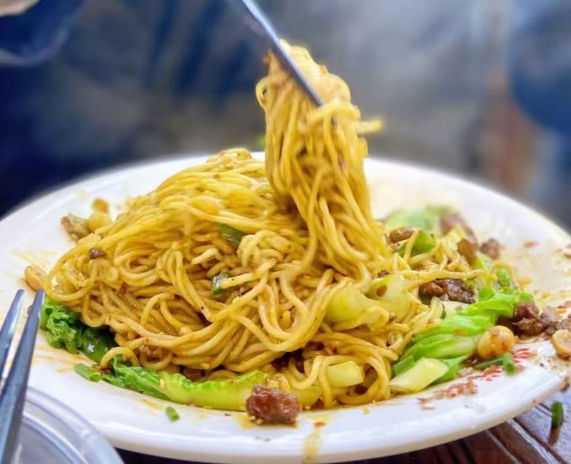 Chongqing Hongyadong & Kuixinglou Half-Day Authentic Food Exploration - Should you book it?