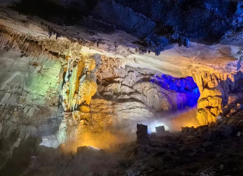 Chongqing Karst 2-Day Tour + Three Natural Bridges + Fairy Mountain + Furong Cave - Fairy Mountain: open space and seasonal change