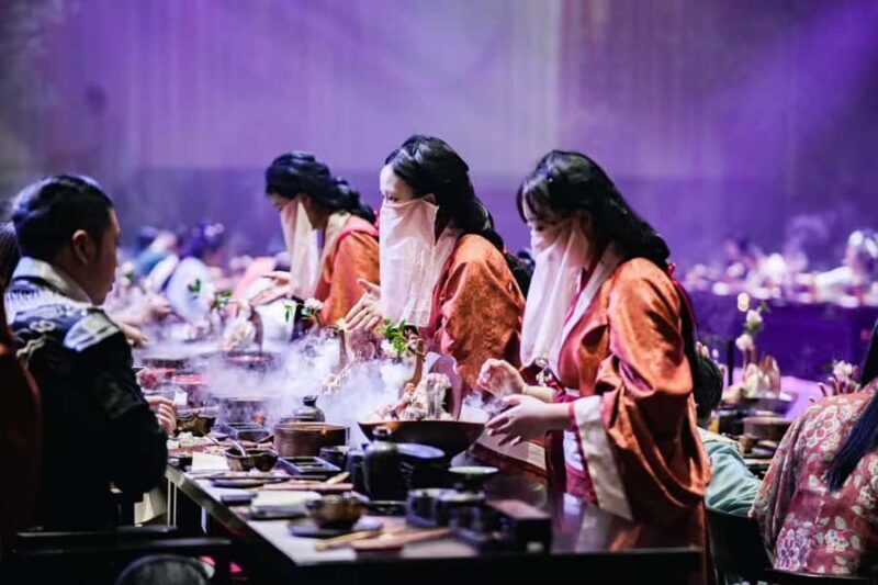 Chongqing: Royal Cultural Dinner Show  LiYanBaGuo - Good To Know