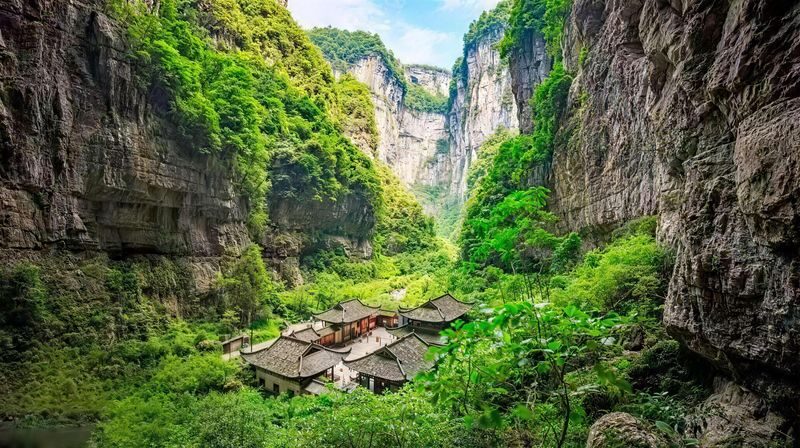 Chongqing Three Natural Bridges & Longshui Gorge Small Group Day Tour - At a glance: what matters most