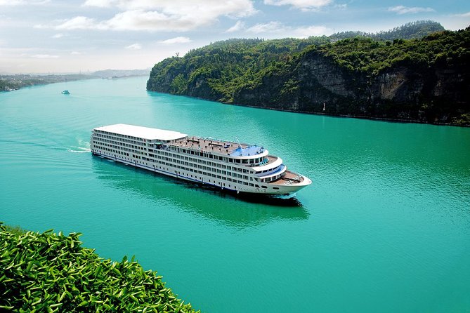 Chongqing to Yichang: 3-Night Luxury CENTURY GLORY Yangtze River Cruise Tour - Tour Highlights