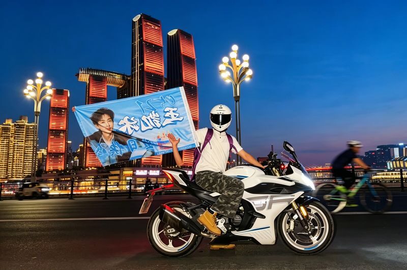 Chongqing Trendding Motorbike Video Shooting Experience - Who should book this Chongqing shoot?