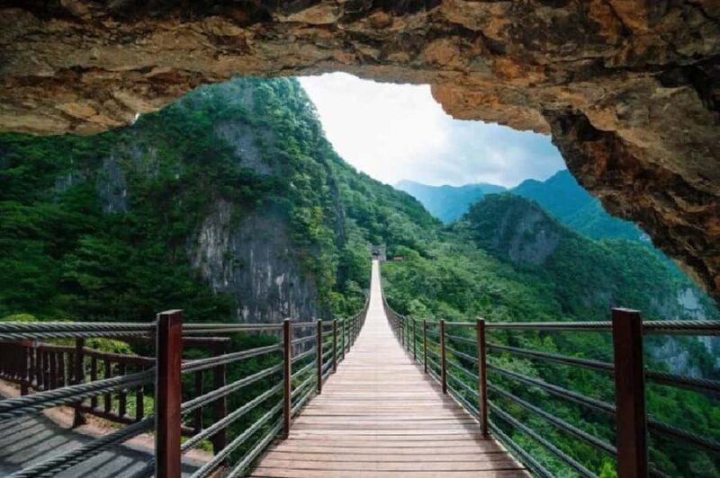 Chongqing: Underwater Museum, 816 Cave & Wuling Gorge - Exploring the Three Worlds of Chongqing in One Day