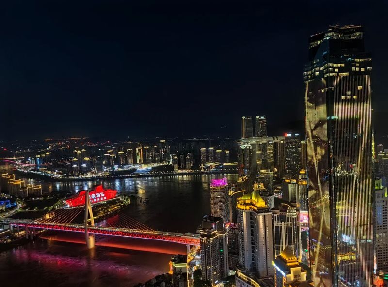 Chongqing World Trade Center Sky Observation Deck 131 Ticket - Who will enjoy this viewpoint