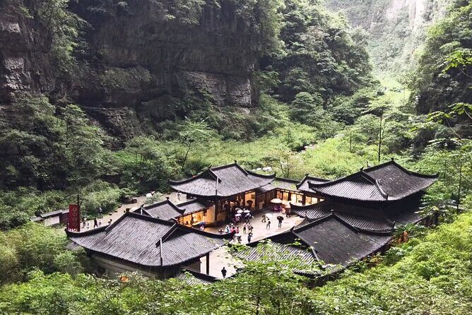 Chongqing Wulong Private Day Tour:Three Bridges&Longshuixia Gorge - Transportation and Guides
