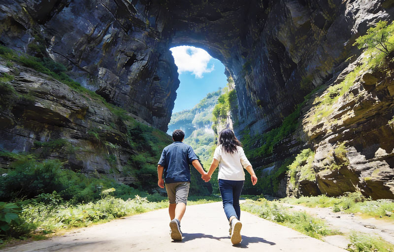 Chongqing Wulong Three Natural Bridges + Longshui Gorge Fissure/Xiannyushan National Forest Park Pure Play One-Day Tour (Small Group within 8 people + 9 AM Late Departure + Optional English-speaking Driver + Scenic Area Shuttle Bus) - What makes this Wulong day trip useful