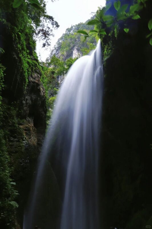 Chongqing Wulong Tiankeng Three Bridges and Longshui Gorge Seam Private Day Tour - Lunch and the move to Longshui Gorge
