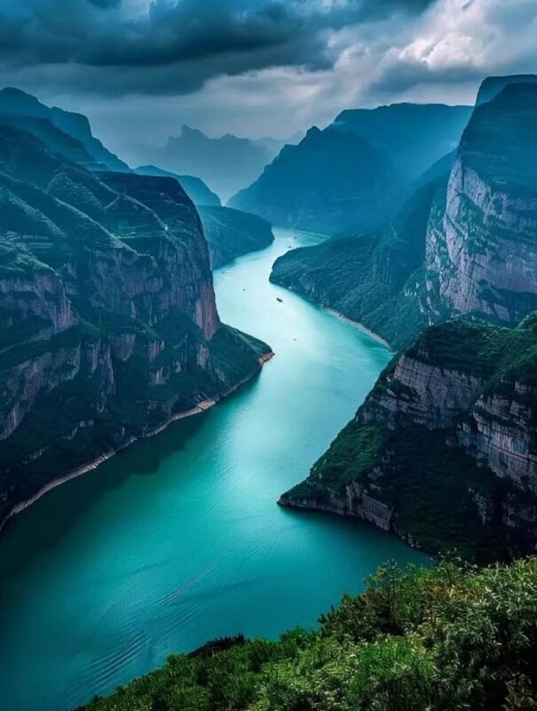 Chongqing Wulong Tiankeng Three Bridges and Longshui Gorge Seam Private Day Tour - Who should book this Wulong day trip?