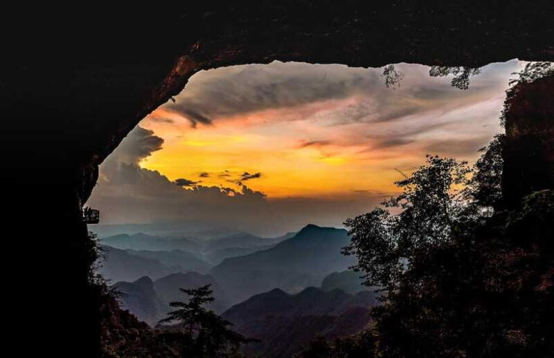 Chongqing:1-day Jinfoshan Mt hiketrip (licen guide,with car) - FAQ