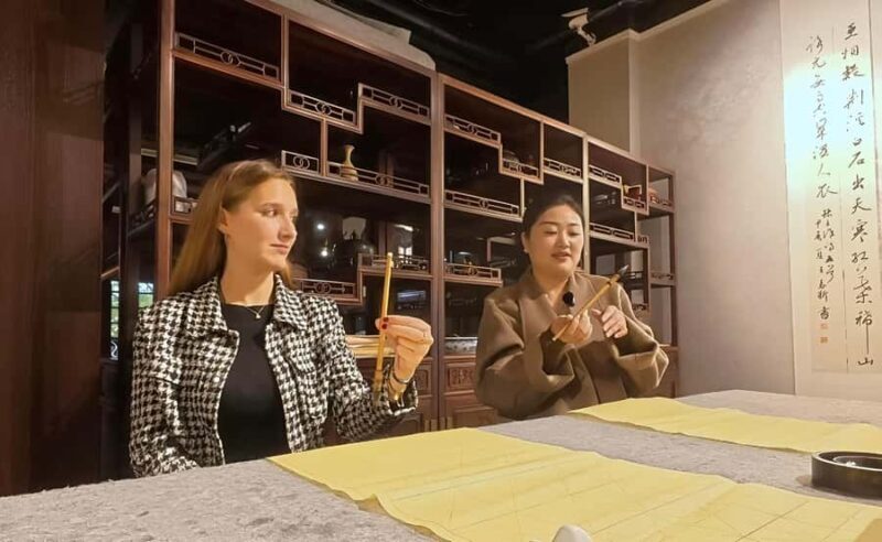 Chongqing:Chinese Calligraphy Experience - Authenticity and Local Flavor