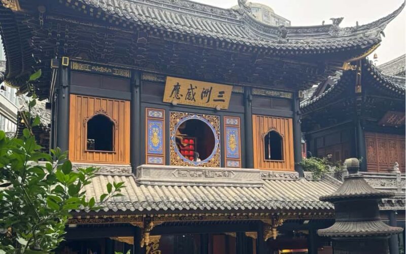 Chongqing's back alley delicacies and tranquil temples - Introduction to the Tour