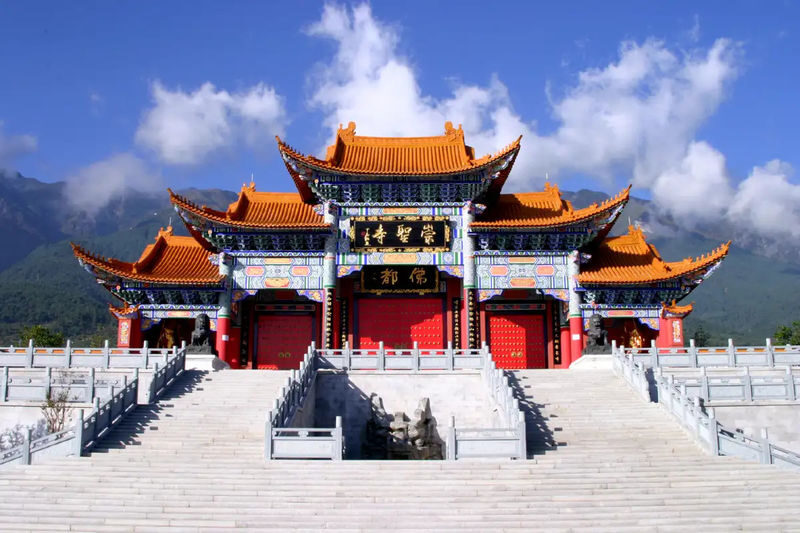 Chongsheng Temple and Three Pagodas Cultural Tourist Area - From royal temple to reconstructed halls