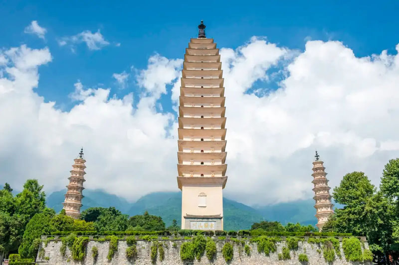 Chongsheng Temple and Three Pagodas Cultural Tourist Area - What the views and details add