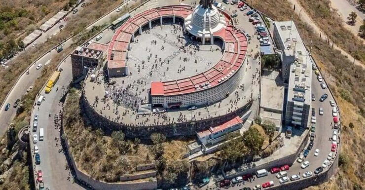 Christ the King, Catrinas, Mommies and Mineral De La Luz - Good To Know