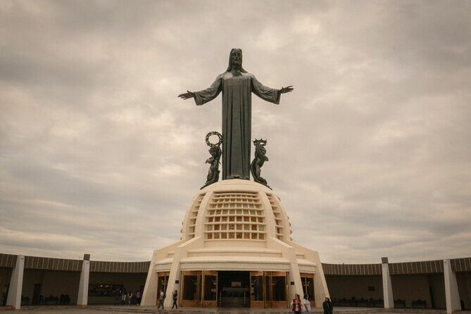 Christ the King, Traveling Mummies VS El Santo and Catrinas - Good To Know