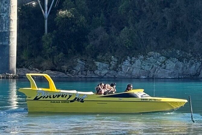 Christchurch day tour: Jet Boat the Rakaia Gorge & visit Methven - An Adventure with Stunning Views and Relaxing Breaks