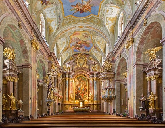 Christmas Concerts at St. Annes Church Vienna - Johann Strauss and Mozart Concert at Kursalon Vienna