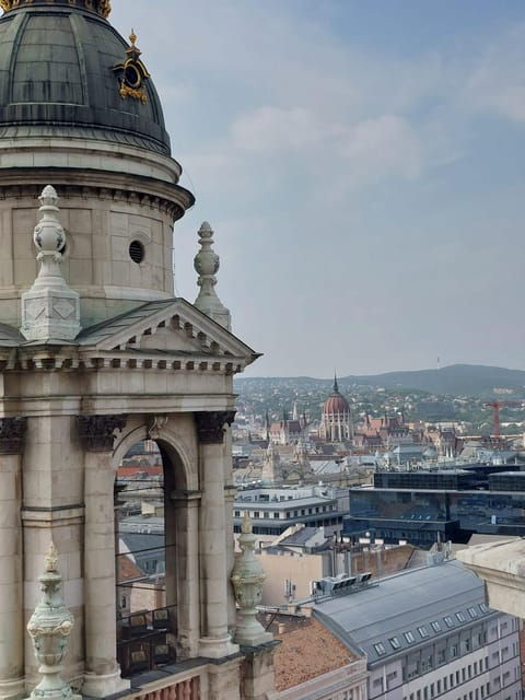 Christmas in Budapest: St. Stephen Basilica & Downtown - What Makes This Tour Valuable?