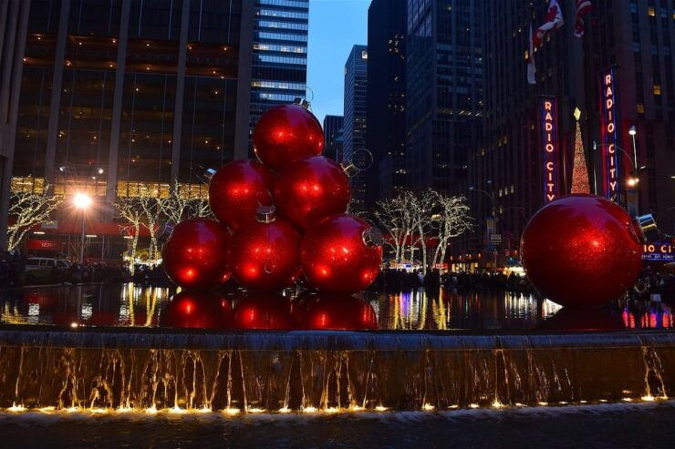 Christmas in New York: Dykers Heights in Spanish - Itinerary Details