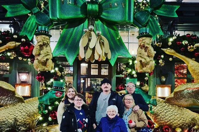 Christmas Lights Taxi Tour in London - Meeting and Pickup