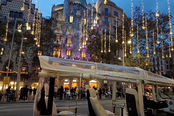 Christmas Lights Tour of Barcelona in Private Eco Tuk Tuk - Tour Overview