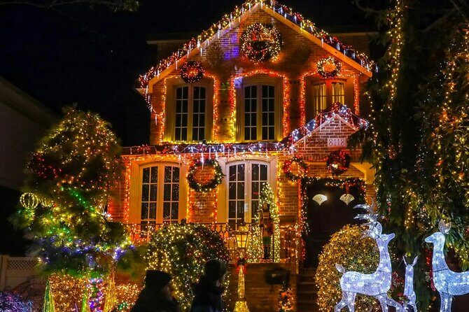Christmas Lights Tour of Dyker Heights in Brooklyn by a Local - Starting Point & Logistics