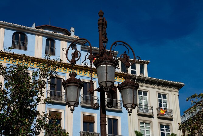 Christmas Magic: Walking Granada's Historic Highlights - Frequently Asked Questions