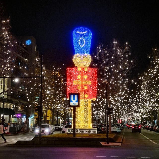 Christmas market lights tour bus through Berlin, free mulled wine (2.5 hours) - What to Expect on the Tour  