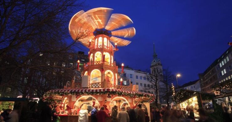 Christmas Market Tour With Tastings - Experience Highlights