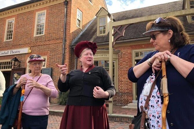 Christmas on the Homefront: A 1-Hour World War II Character Tour - Exploring the Williamsburg WWII Character Tour