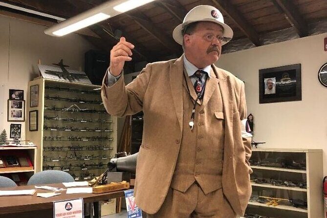 Christmas on the Homefront: A 1-Hour World War II Character Tour - Who Should Consider This Tour?
