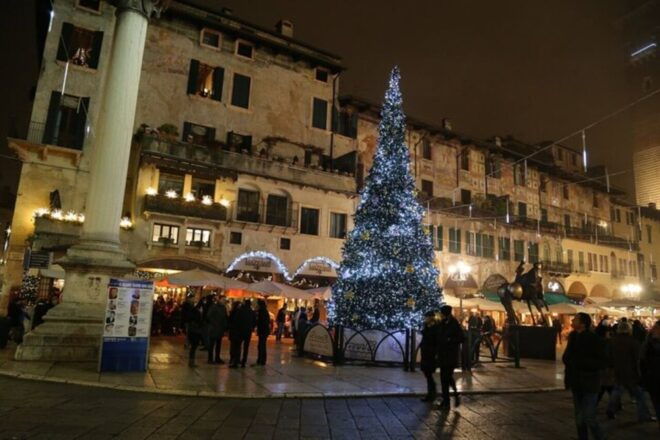 Christmas Sparks in Verona Walking Tour - Directions