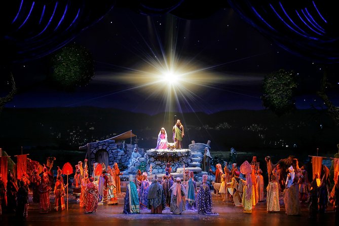 Christmas Spectacular Starring the Radio City Rockettes & Hard Rock Cafe - Dress Code and Food/Beverage Options