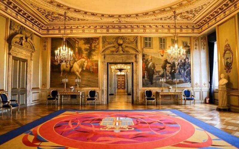Chrtistiansborg Palace Tour in Spanish - Good To Know