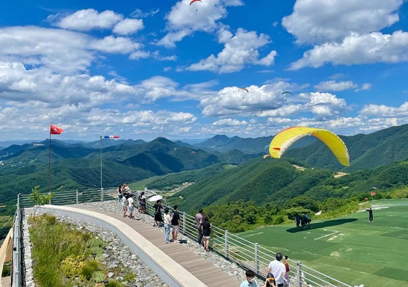 ChungBuk Danyang Paragliding in a worldwide paragliding - CAFE SANN - Why Danyang looks different from the air