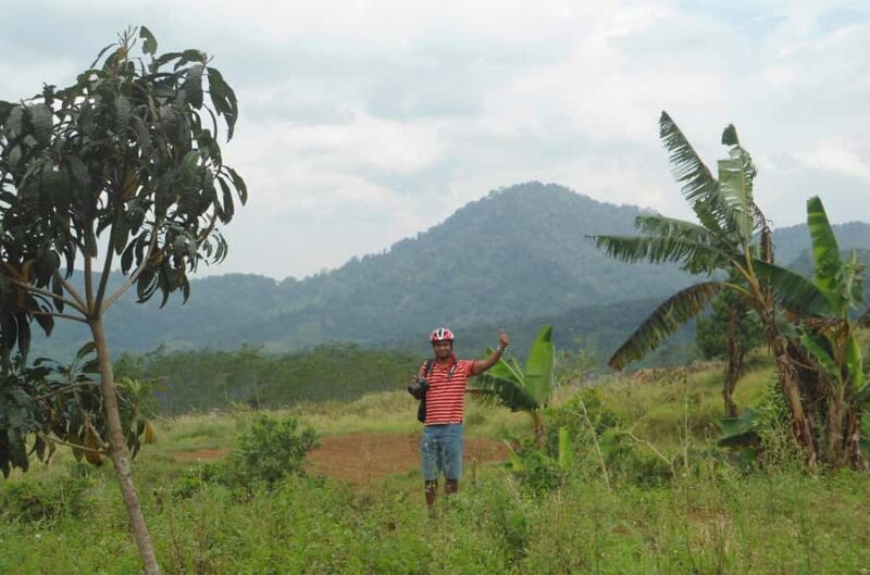CIanjur : Downhill and Countryside Cianjur Cycling Tour - The Guides: Friendly, Knowledgeable, and Passionate