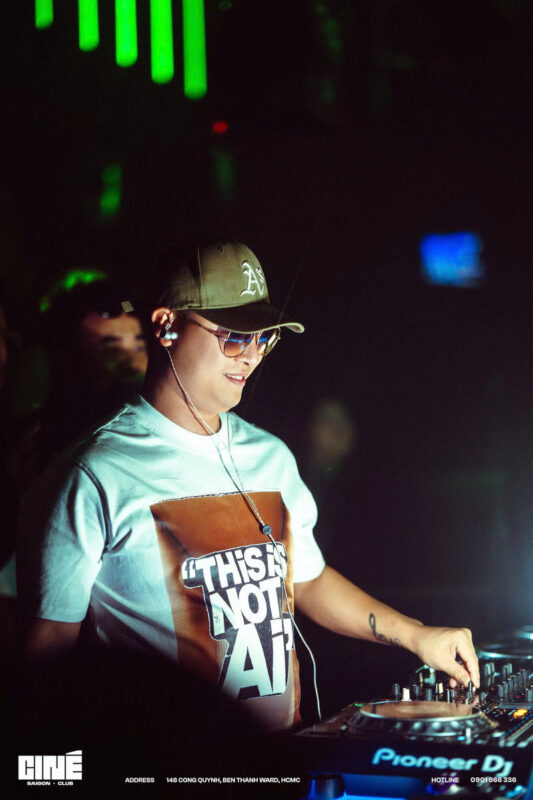 CINE Saigon: Premium Nightlife, Live Shows & DJ Party Experience - Who should book CINÉ Saigon?