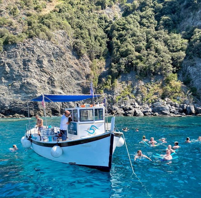 Cinque Terre Boat Tour With a Traditional Ligurian Gozzo - Highlighted Features