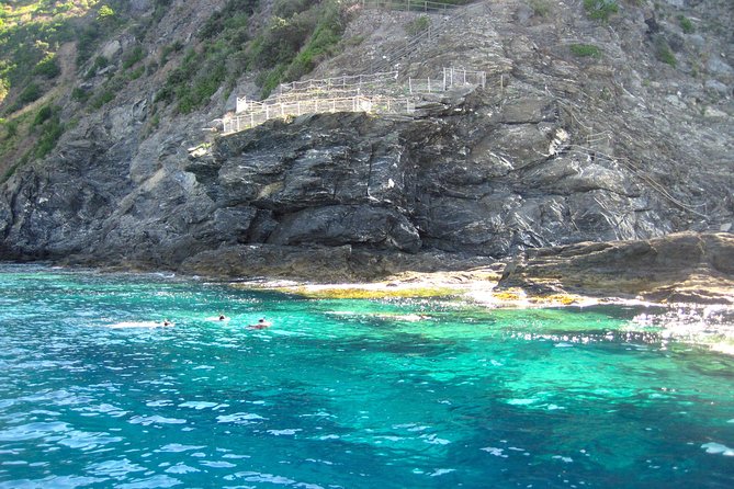 Cinque Terre Boat Tours Experience - Group Size and Accessibility