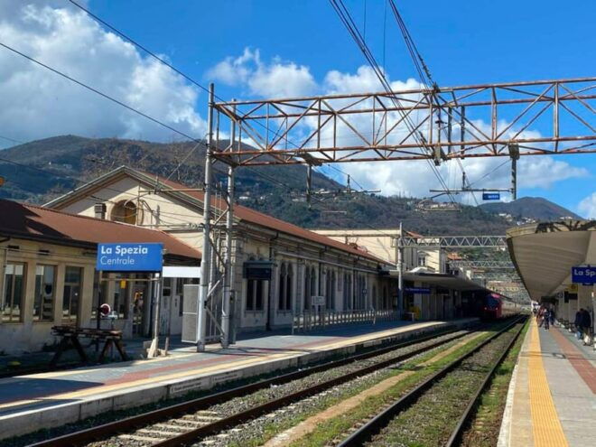 Cinque Terre Express: Train Between La Spezia and Vernazza - Tips for Travelers