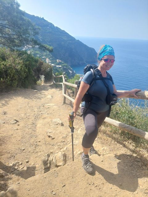 Cinque Terre from Riomaggiore to Manarola and vineyards - Navigation, Timing, and Practical Details