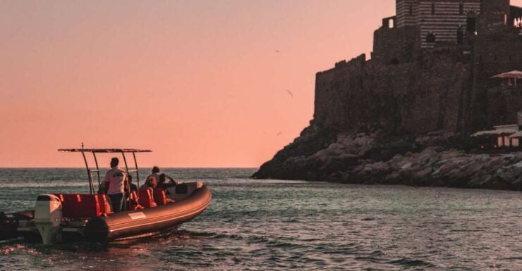 Cinque Terre: Golden Hour Boat Tour With Appetizers & Drinks - Experience Highlights