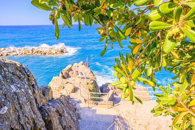 Cinque Terre Hiking Tour From La Spezia Train Station - Itinerary