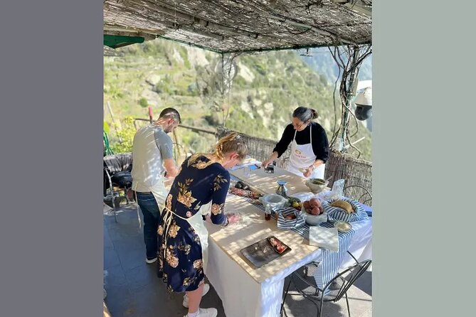 Cinque Terre: Pesto Cooking Class With Sea View in Riomaggiore - Logistics and Operator Information